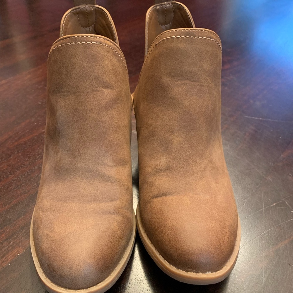 Universal Thread Ankle Boot
